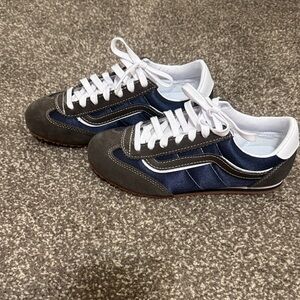 Vans women’s Super Lowpro Lace Up Sneaker